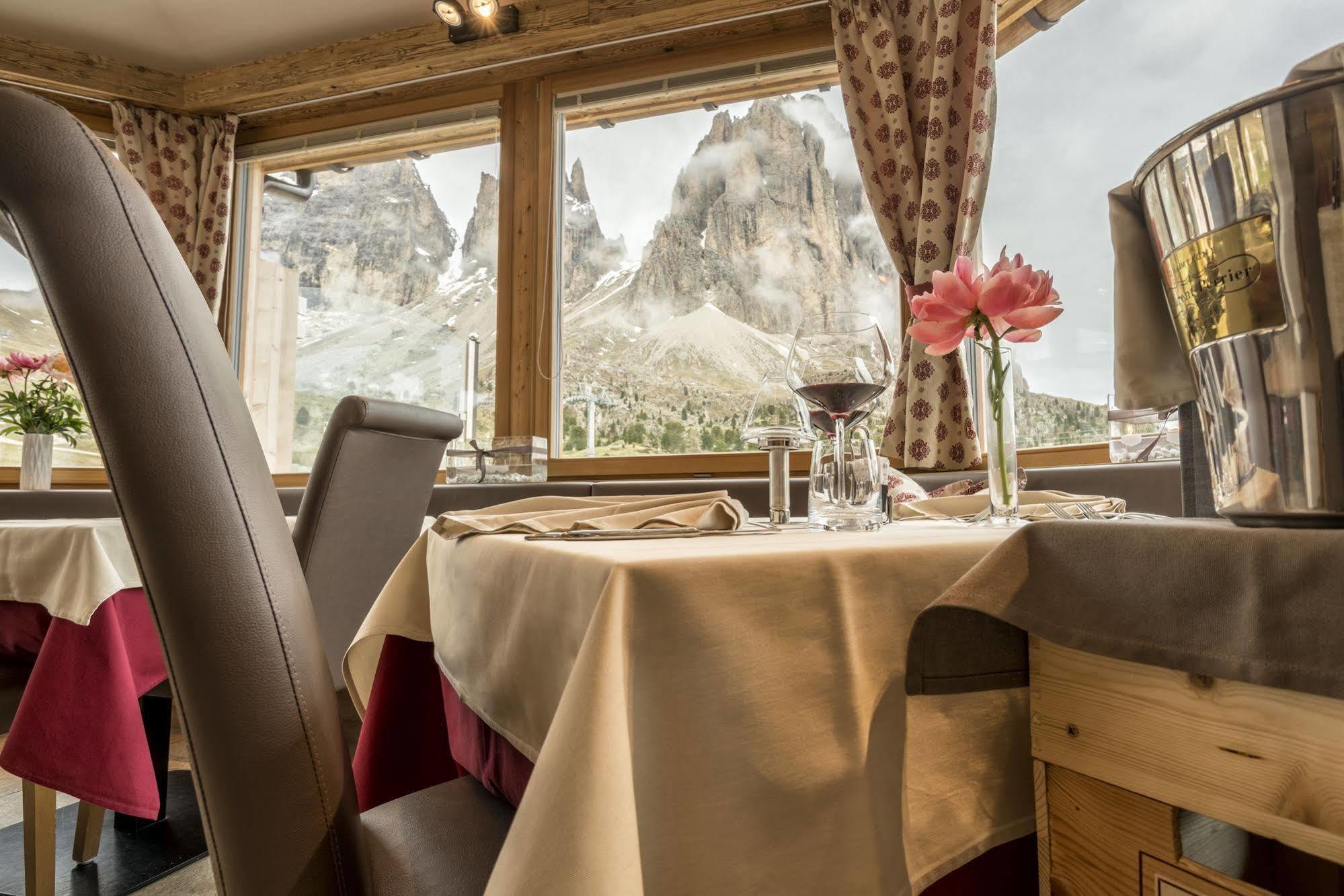 Passo Sella Dolomiti Mountain Resort Selva di Val Gardena Eksteriør bilde